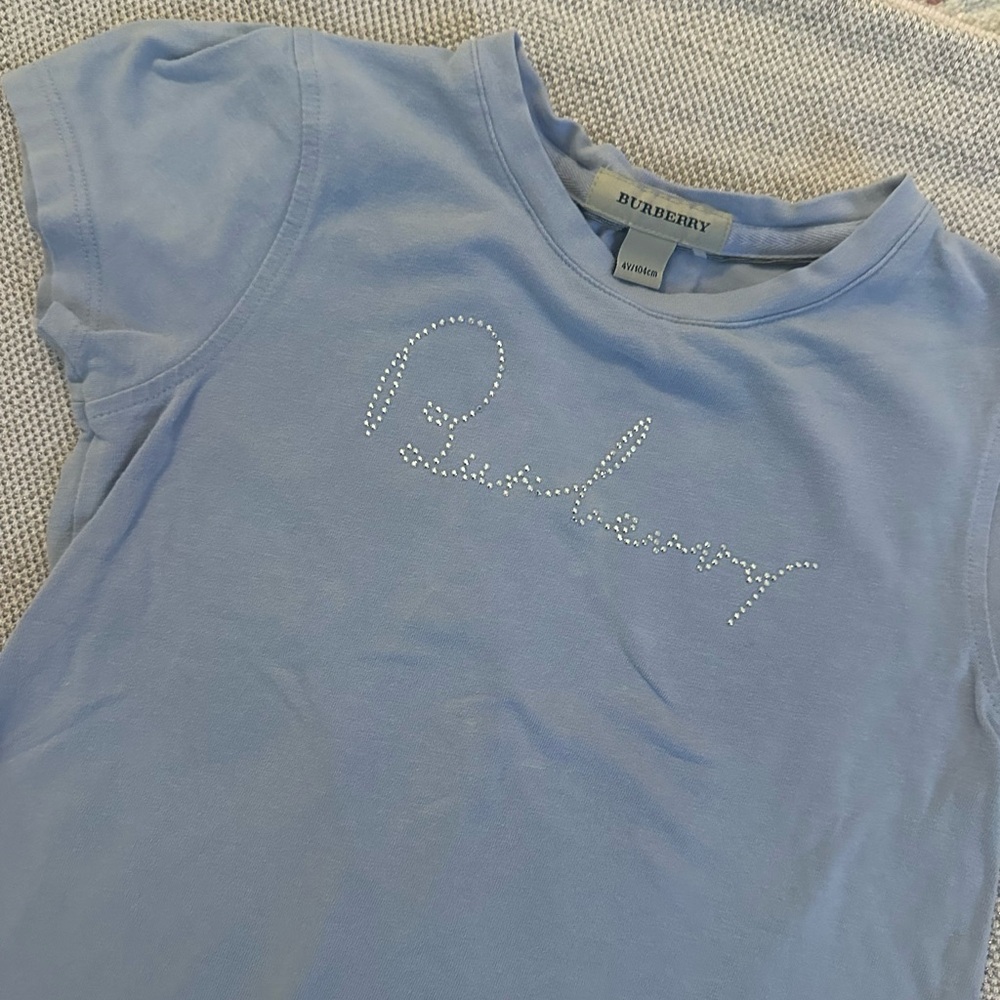 Beautiful Burberry logo tee for little girls in size 4T, great condition
